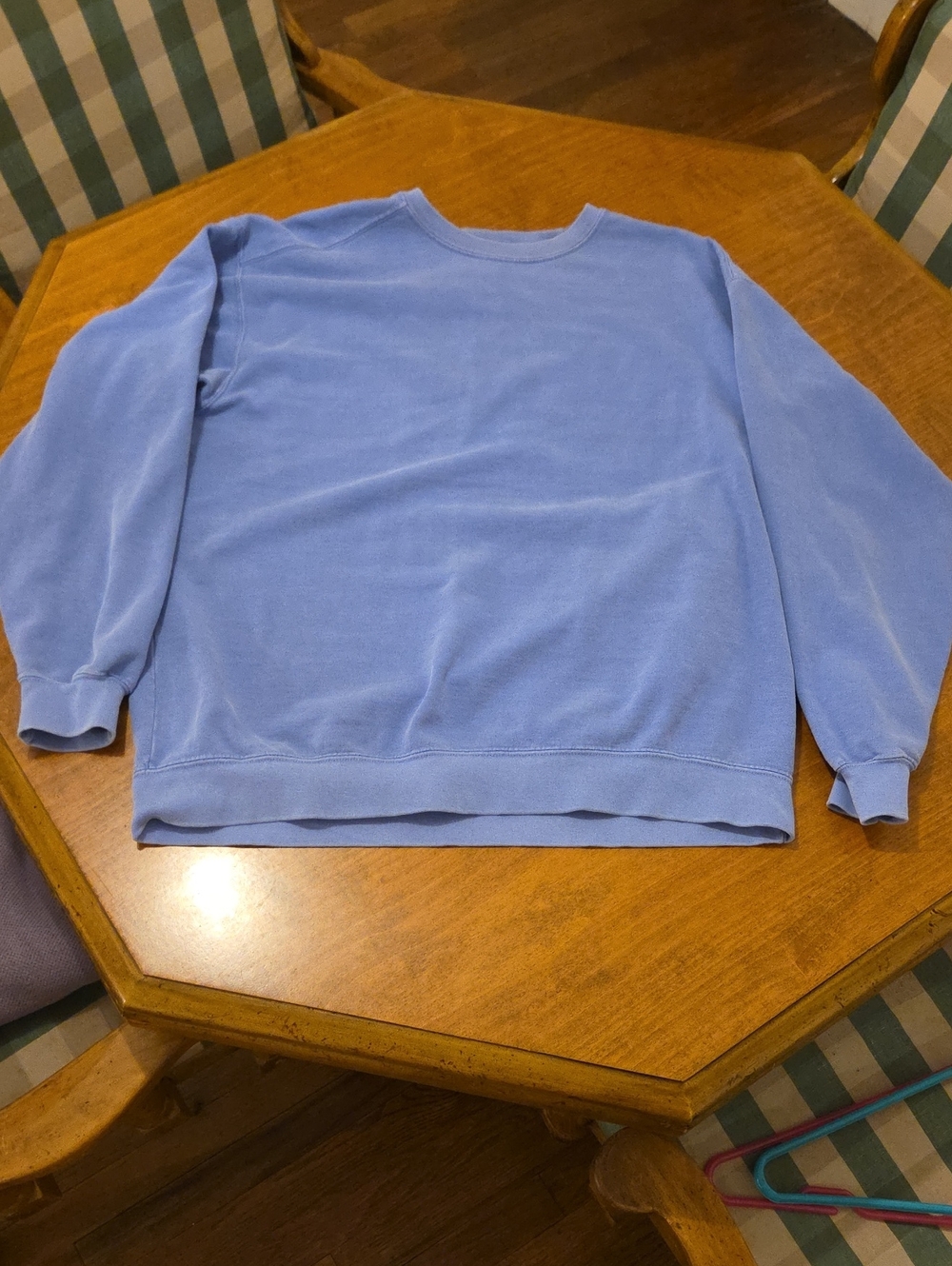 Comfort Colors Women's Crewneck Sweatshirt in Periwinkle Blue